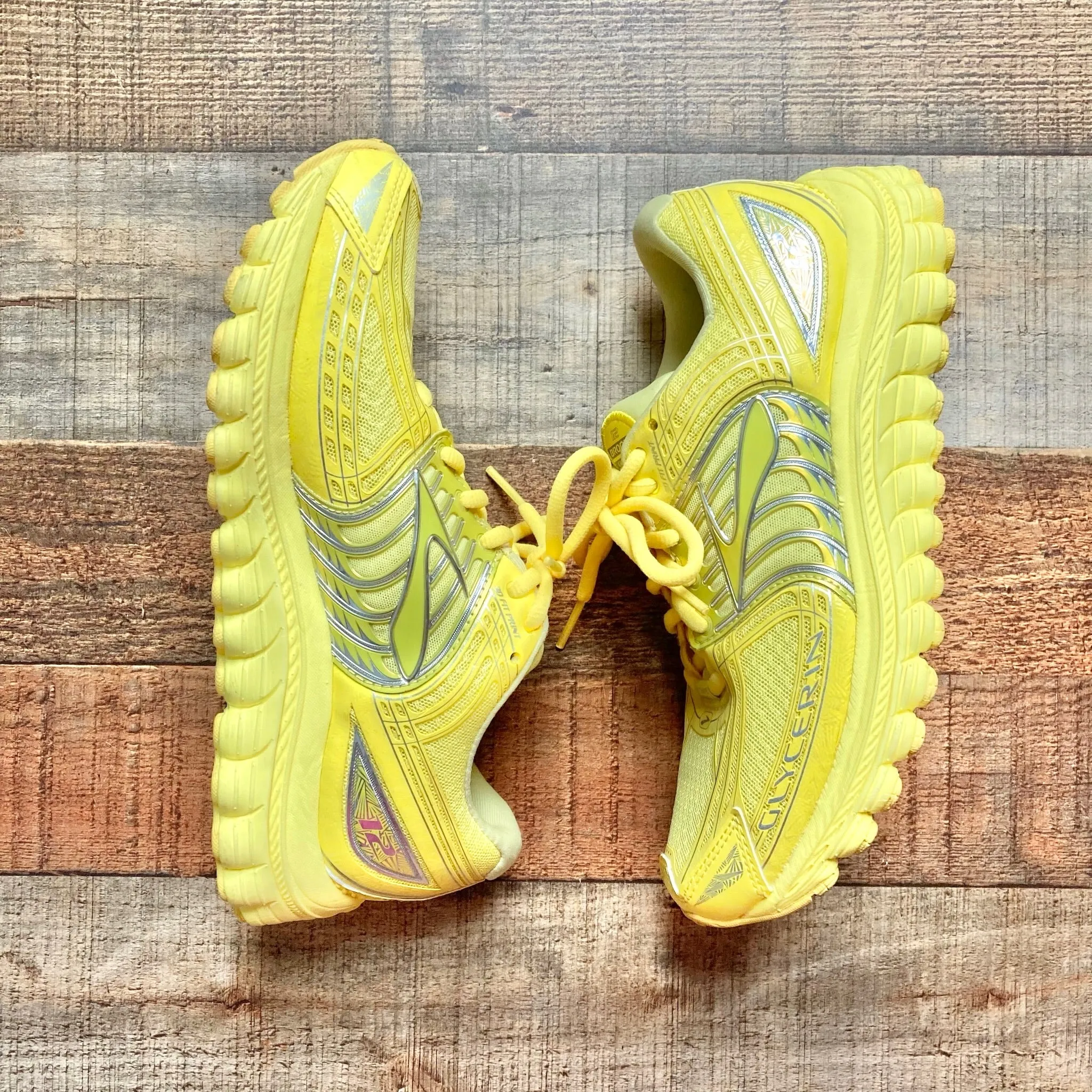 Brooks Clycern 12 Neon Yellow Sneakers- Size 7.5