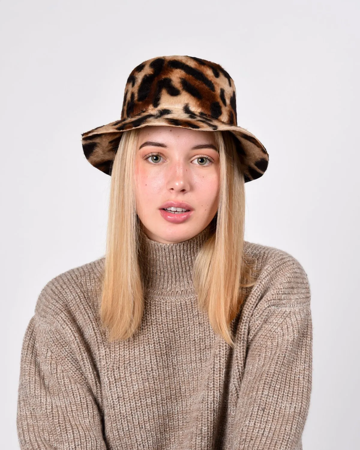 Bucket hat - tiger shag felt