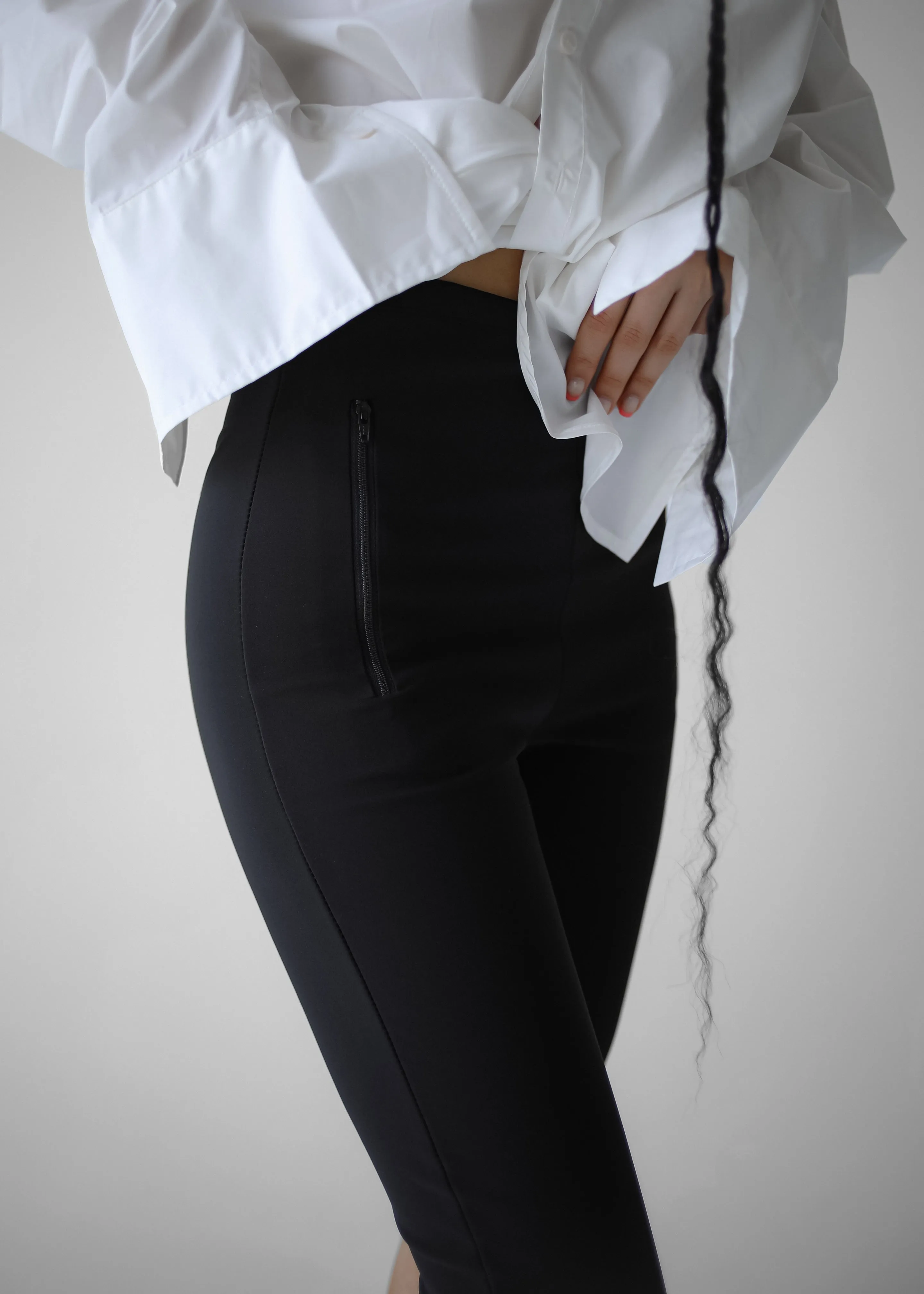 Desara Capri Leggings - Black