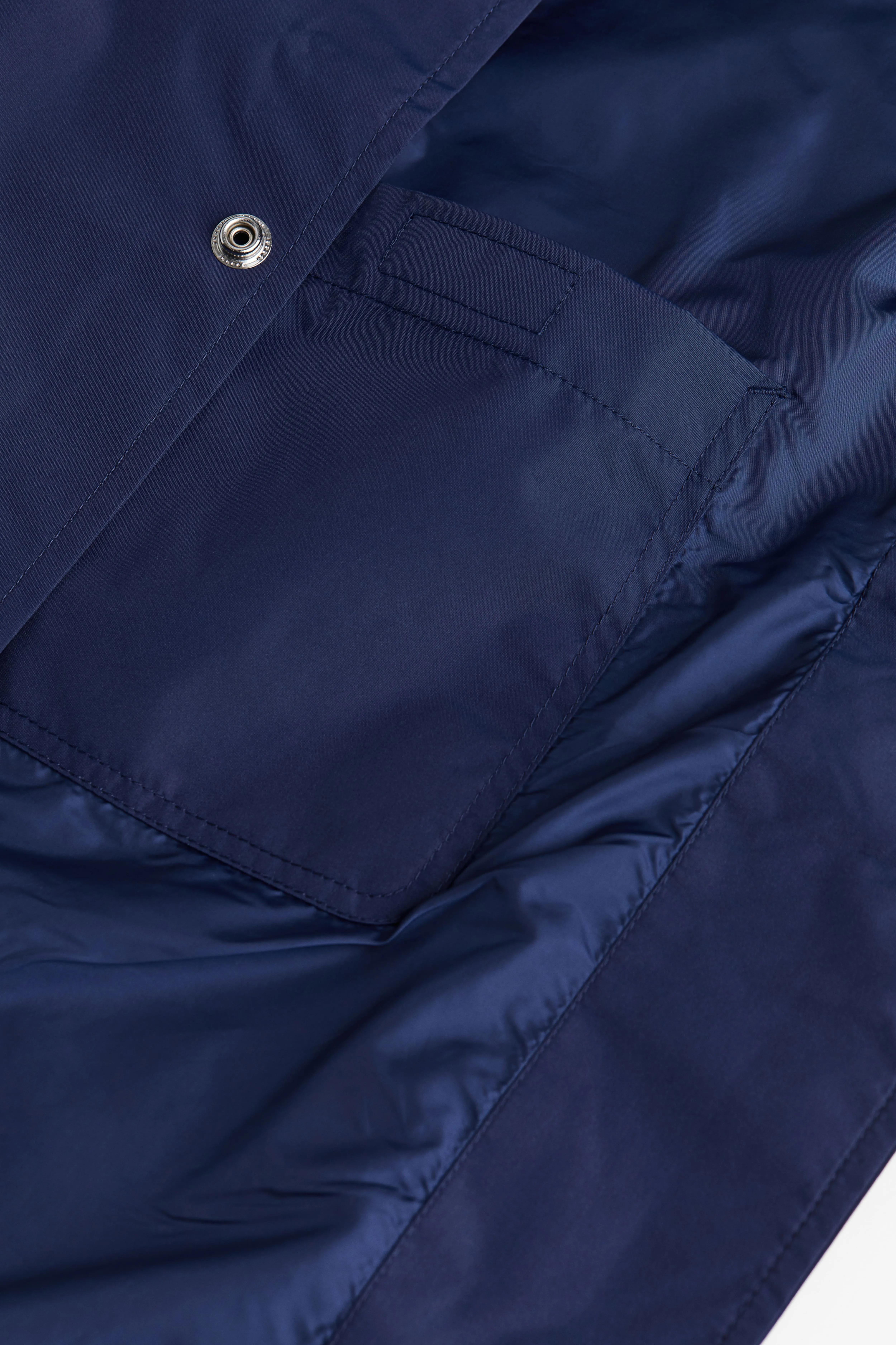 Loose Fit Water-repellent coach jacket - Long sleeve - Regular length - Dark blue/Breathe - Men | H&M GB