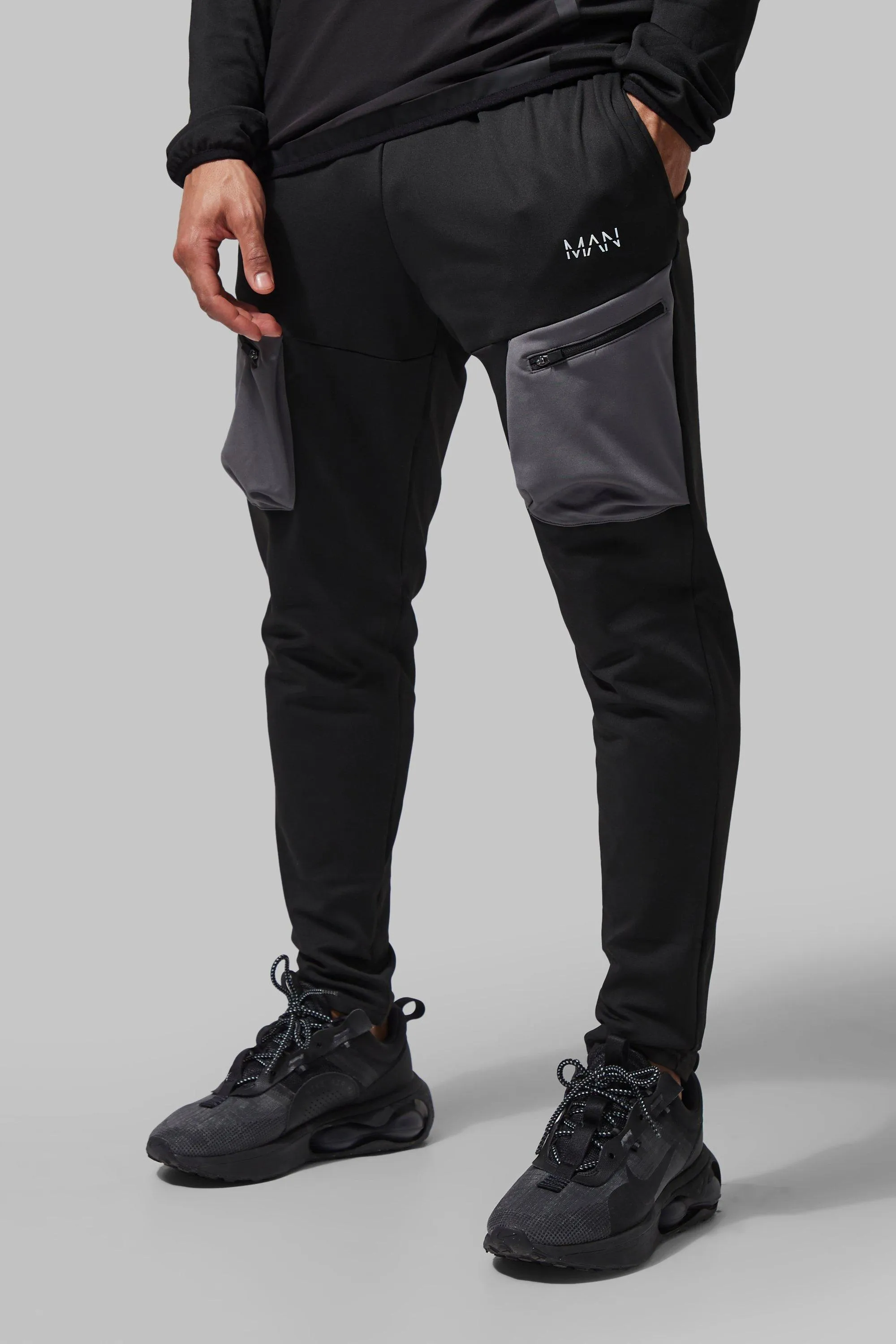 Man Active Technical Stretch Cargo Joggers