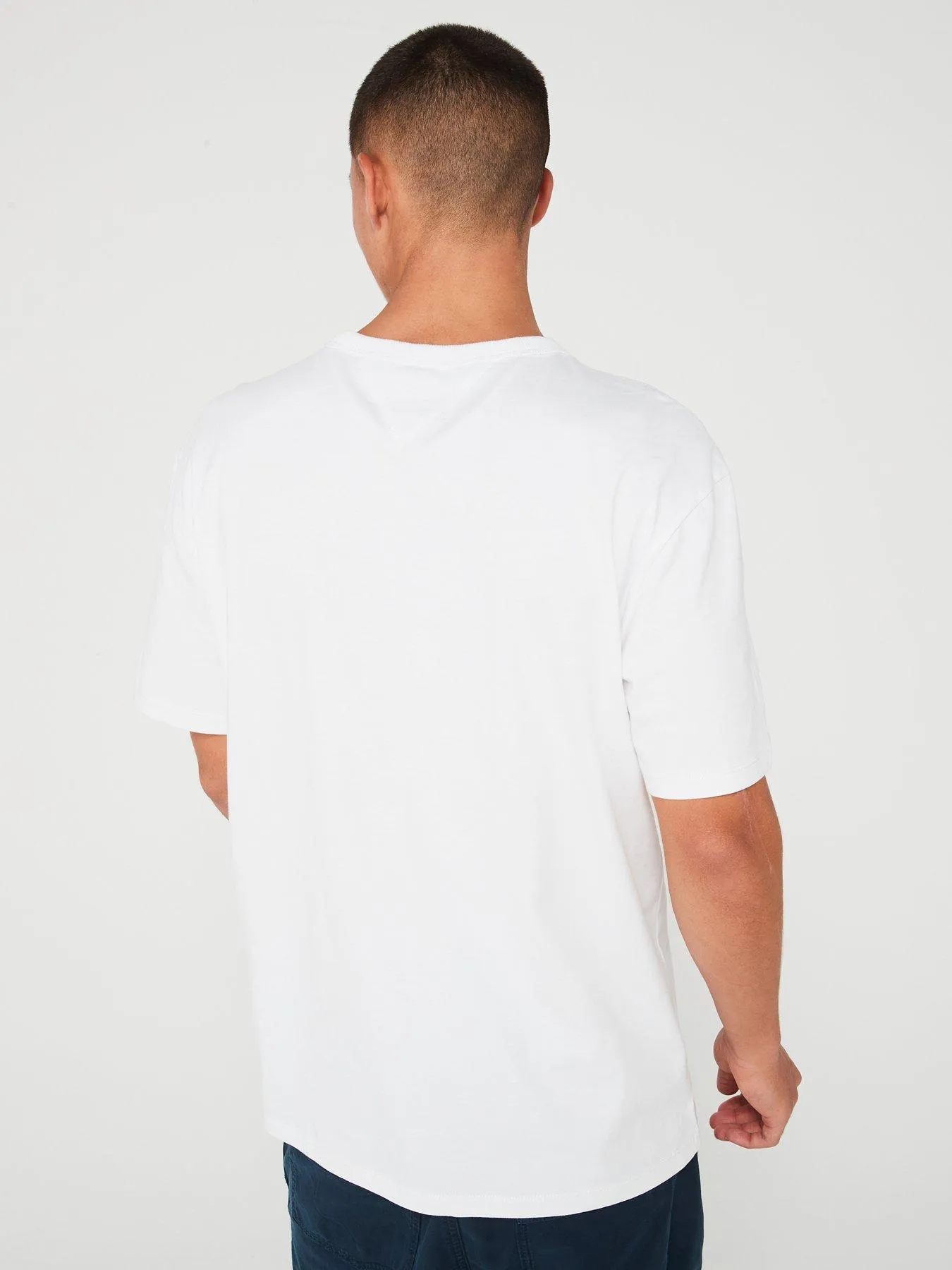 Tommy Jeans Regular Fit Left Chest Badge T-shirt - White