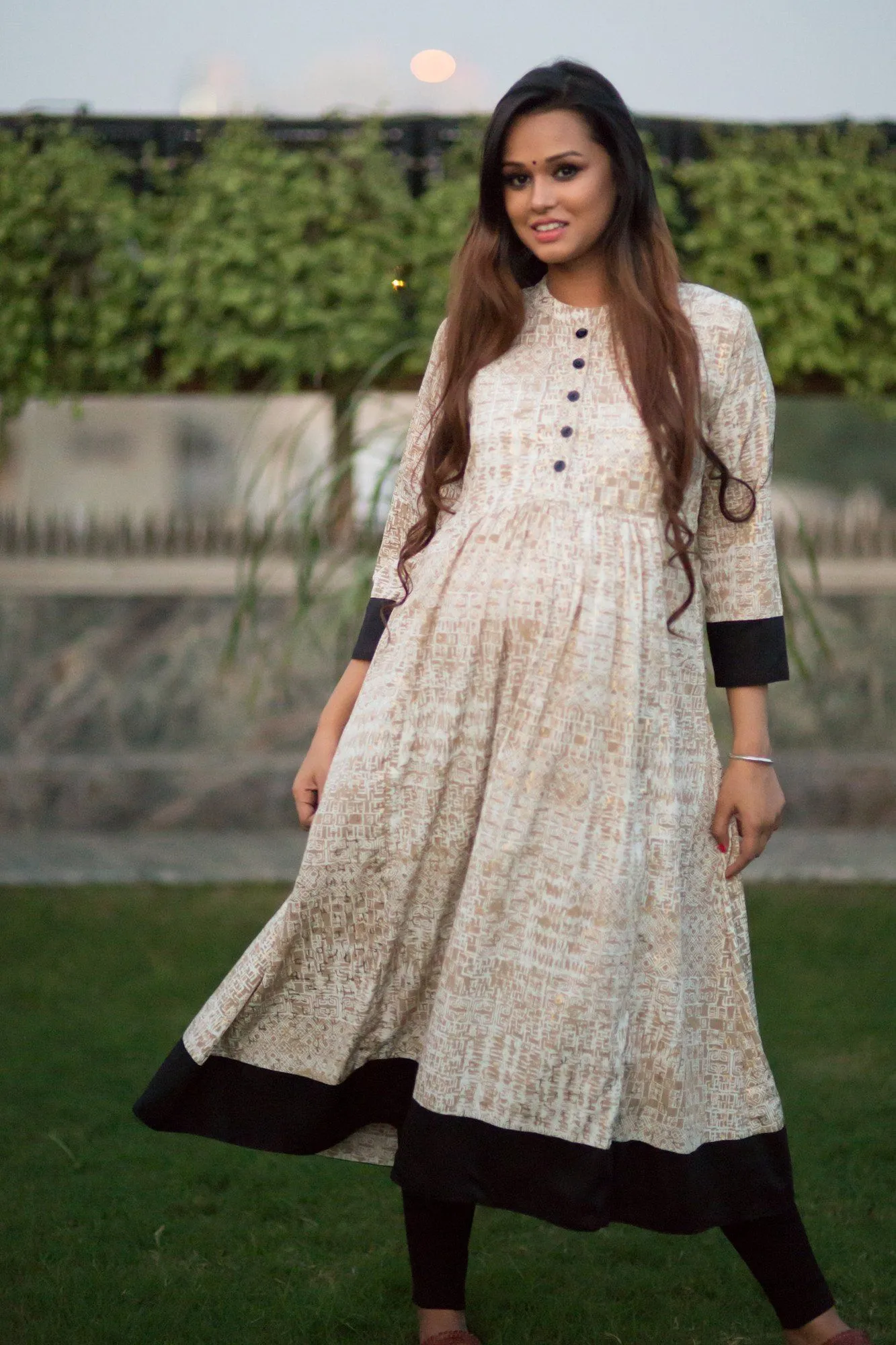 White and Gold Maternity & Nursing Kurta