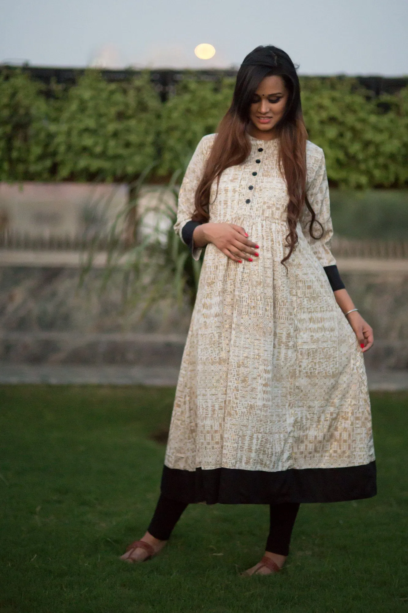 White and Gold Maternity & Nursing Kurta