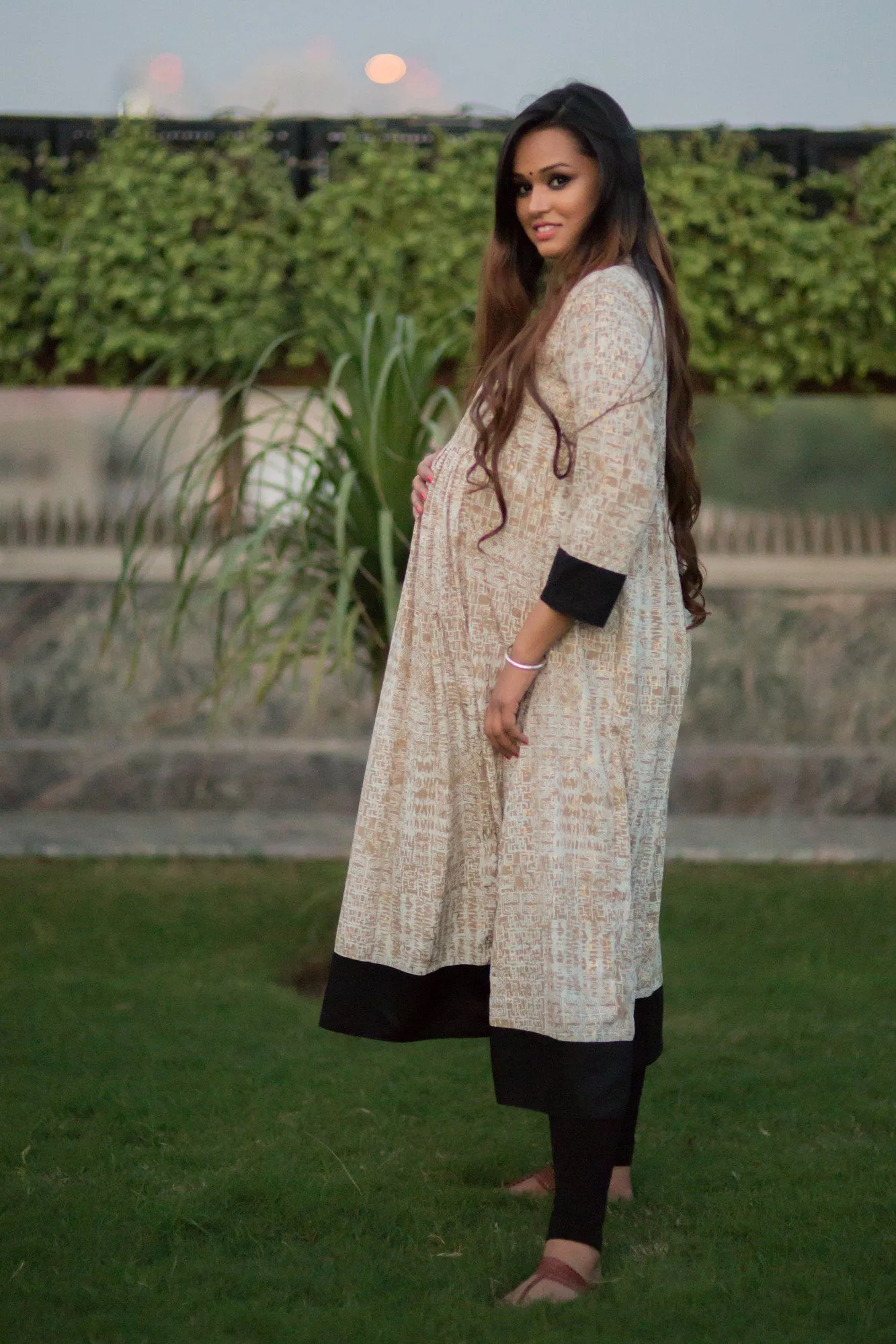 White and Gold Maternity & Nursing Kurta