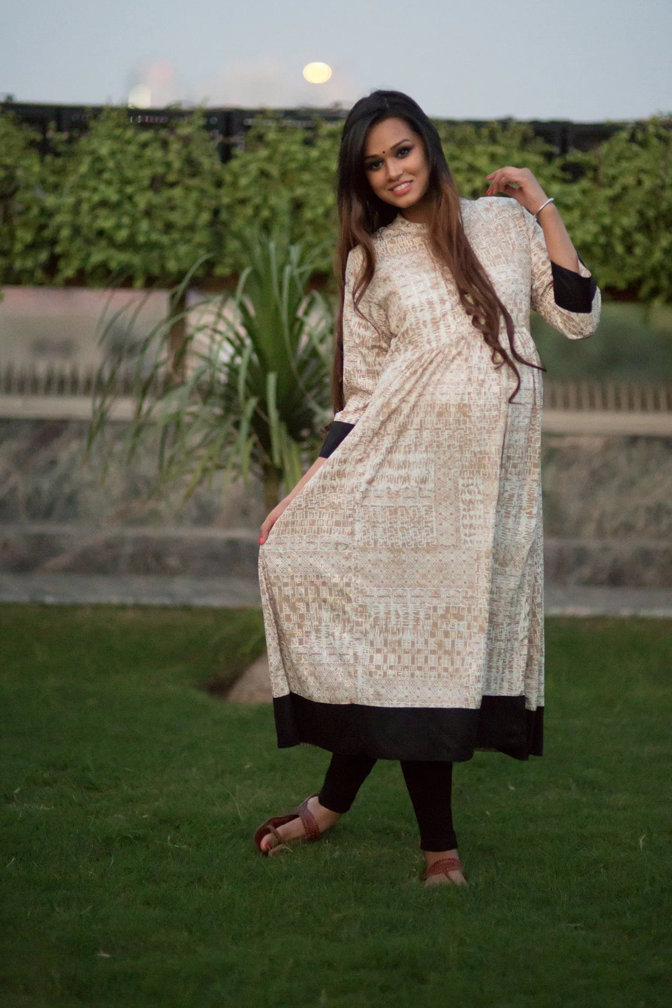 White and Gold Maternity & Nursing Kurta